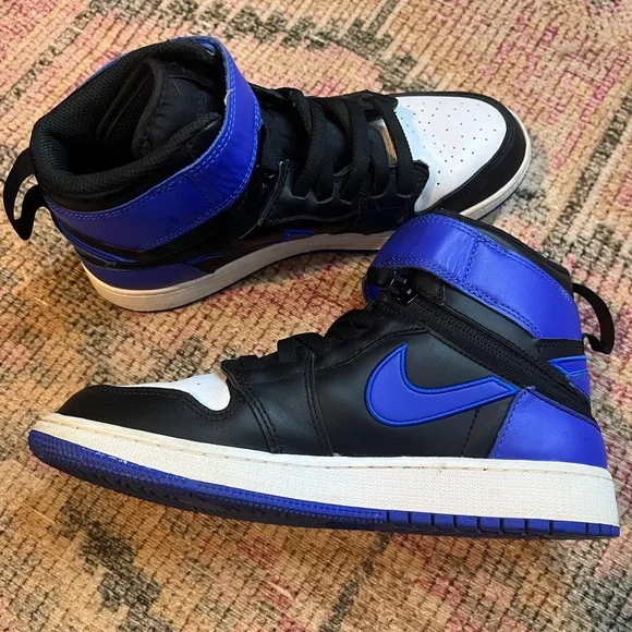 Nike Air Jordan 1 High FlyEase Hyper Royal